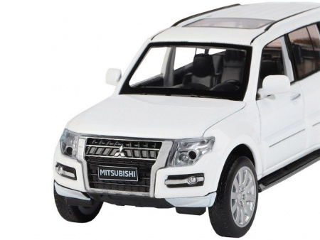 Фото Машина "АВТОПАНОРАМА" Mitsubishi Pajero 4WD Tubro, белый, 1/33, свет, звук, в/к 17,5*13,5*9 см | Инномарт