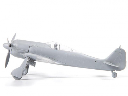 Фото Сборная модель ZVEZDA Немецкий истребитель Фокке-Вульф FW-190A4 (сборка без клея), 1/72 | Инномарт