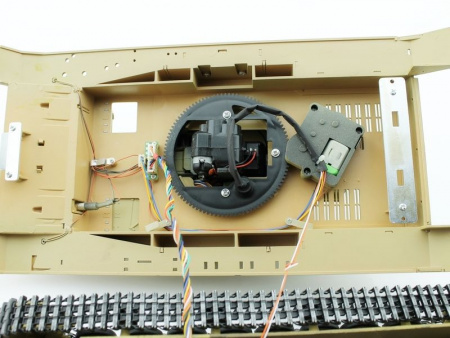 Фото Р/У танк Taigen 1/16 Panzerkampfwagen IV Ausf.F2.Sd.Kfz (для ИК танкового боя) (Германия) 2.4G RTR | Инномарт