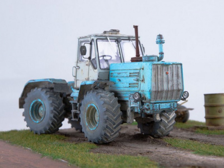 Фото Сборная модель AVD Трактор Т-150К, 1/43 | Инномарт