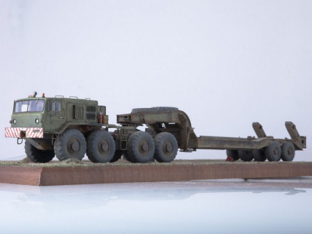 Фото Сборная модель AVD МАЗ-537 с полуприцепом ЧМЗАП-5247Г, 1/43 | Инномарт