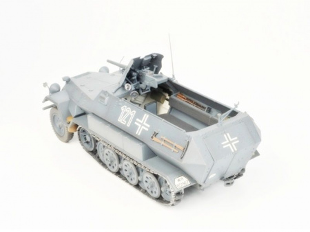 Фото Сборная модель ZVEZDA Немецкий бронетранспортер Sd.Kfz.251/10 AUSF B с 37мм орудием «Ханомаг», 1/35 | Инномарт
