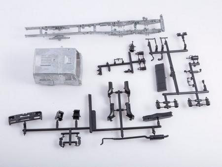 Фото Сборная модель AVD AA-13-60 (6560) поздняя кабина, 1/43 | Инномарт