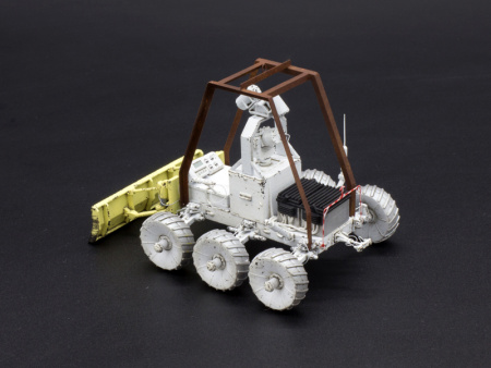 Фото Сборная модель Red Iron Models Сервисно-транспортный робот СТР-1, 1/35 | Инномарт