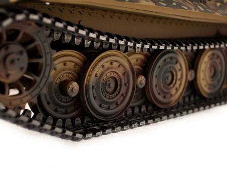 Фото Р/У танк Torro Sturmtiger Panzer 1/16 2.4G, зеленый, ИК-пушка, деревянная коробка | Инномарт