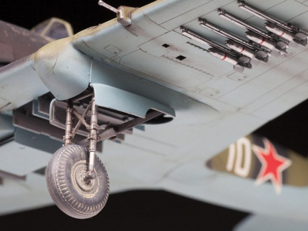 Фото Сборная модель ZVEZDA Советский штурмовик "Ил-2" обр. 1942 года, 1/48 | Инномарт