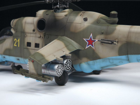 Фото Сборная модель ZVEZDA Советский ударный вертолёт Ми-24П, 1/48 | Инномарт