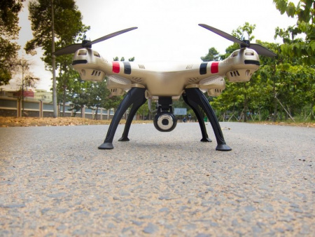 Фото Р/У квадрокоптер Syma X8HW с FPV трансляцией Wi-Fi, барометр 2.4G RTF | Инномарт