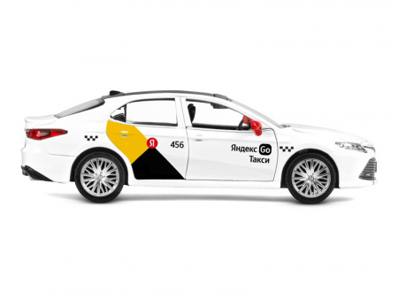 Фото Машина "АВТОПАНОРАМА" Яндекс Go Toyota Camry, 1/34, белый, инерция, свет, Алиса, в/к 17,5*13,5*9 см | Инномарт