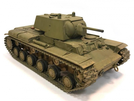 Фото Сборная модель ZVEZDA Советский тяжелый танк образца 1940 г. с пушкой Л-11 КВ-1, под. набор, 1/35 | Инномарт