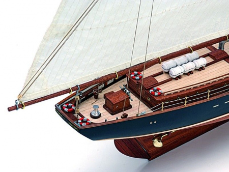 Фото Сборная деревянная модель корабля Artesania Latina BLUENOSE II, 1/75 | Инномарт