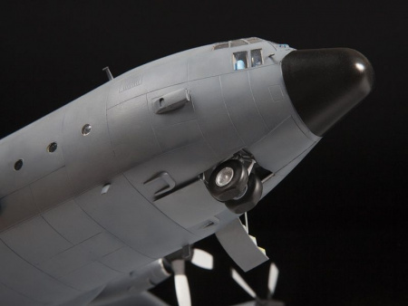 Фото Сборная модель ZVEZDA Американский военно-транспортный самолёт С-130Н | Инномарт