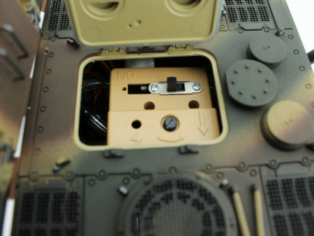 Фото Р/У танк Torro Jagdtiger (Metal Edition) 1/16 2.4G, ВВ-пушка, деревянная коробка | Инномарт