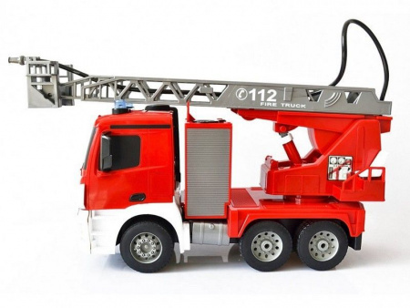Фото Радиоуправляемая пожарная машина Double Eagle Mercedes-Benz Actros, брызгает водой 1:20 | Инномарт