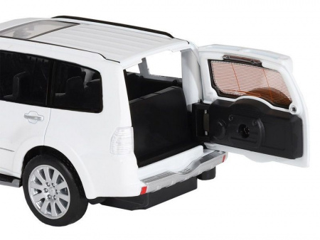 Фото Машина "АВТОПАНОРАМА" Mitsubishi Pajero 4WD Tubro, белый, 1/33, свет, звук, в/к 17,5*13,5*9 см | Инномарт