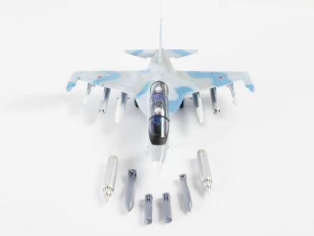 Фото Сборная модель ZVEZDA Российский учебно-боевой самолет Як-130, 1/72 | Инномарт