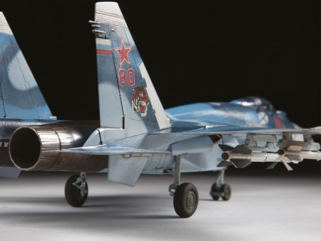 Фото Сборная модель ZVEZDA Российский палубный истребитель Су-33, 1/72 | Инномарт