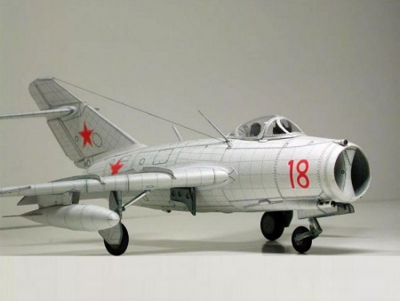 Фото Сборная модель ZVEZDA Советский истребитель МиГ-15, 1/72 | Инномарт