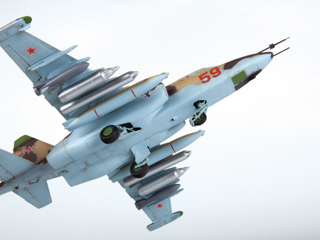Фото Сборная модель ZVEZDA Советский штурмовик Су-25, 1/72 | Инномарт