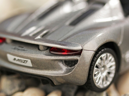 Фото Машина Ideal 1:41 Porsche 918 (с открытым верхом) | Инномарт