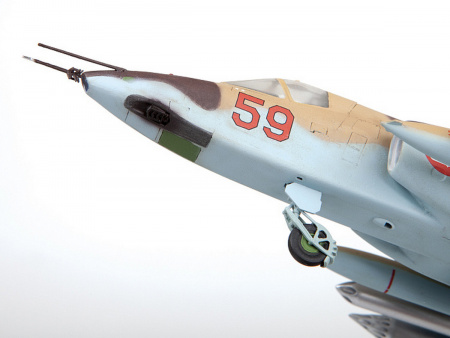 Фото Сборная модель ZVEZDA Советский штурмовик Су-25, 1/72 | Инномарт