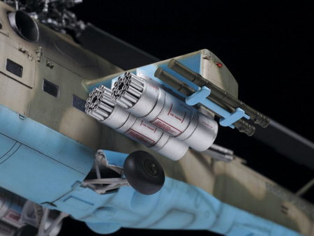 Фото Сборная модель ZVEZDA Советский ударный вертолёт Ми-24П, 1/48 | Инномарт
