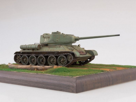 Фото Сборная модель AVD Средний танк T-34-85, 1/43 | Инномарт